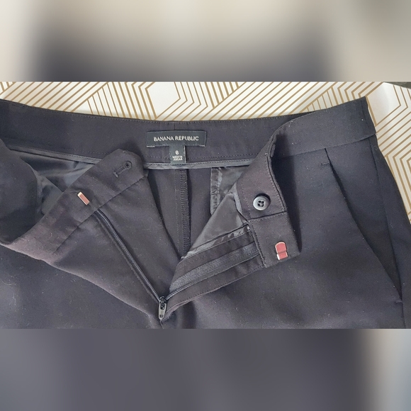 Banana Republic Womens Shorts - Picture 3 of 6